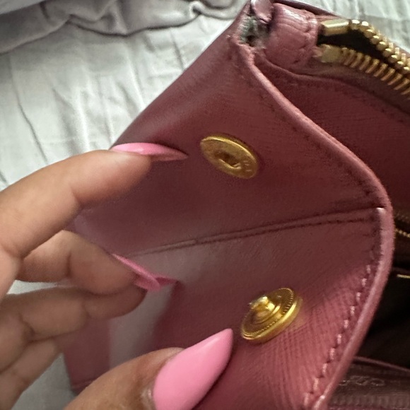 Vintage Authentic Prada Saffiano handbag - Picture 4 of 6